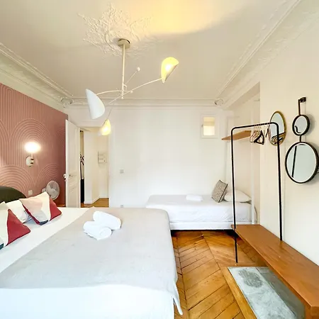 Urbanflat 99 - Spacious 6 Bedrroms In Apartmán Paříž