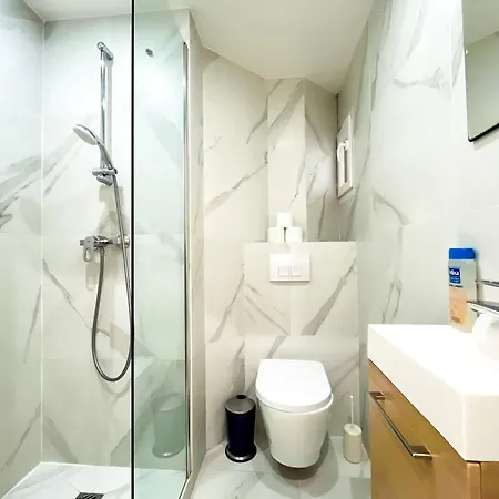 Urbanflat 99 - Spacious 6 Bedrroms In Apartmán