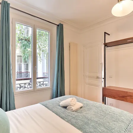 Urbanflat 99 - Spacious 6 Bedrroms In Apartmán Paříž